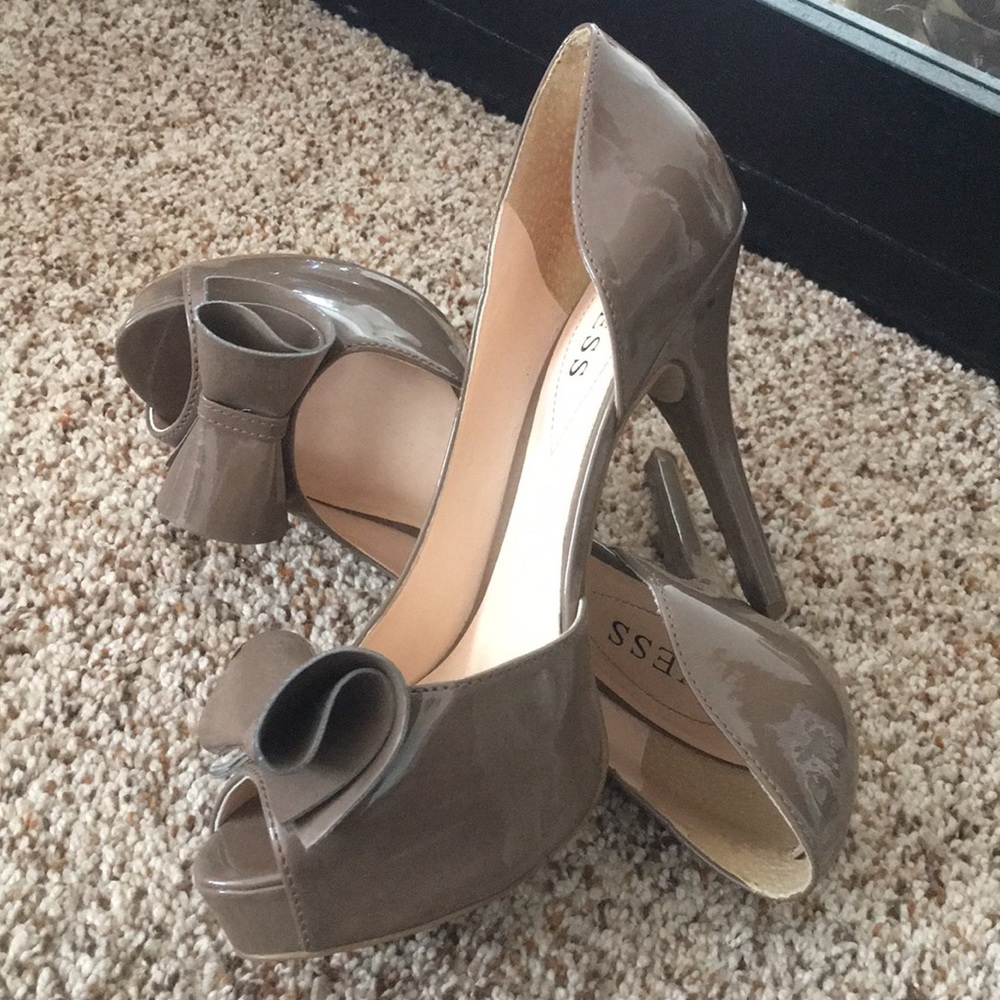 Guess Patent Leather Pumps with Bowtie - Size 8.5